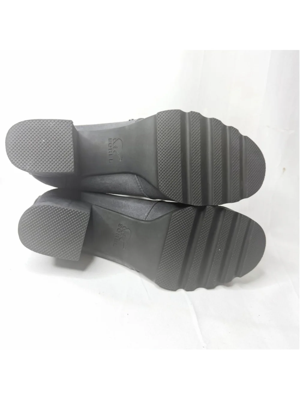 Sorel Addington Grey Ankle Boots Size 9 Grey Black Suede Chelsea Boots